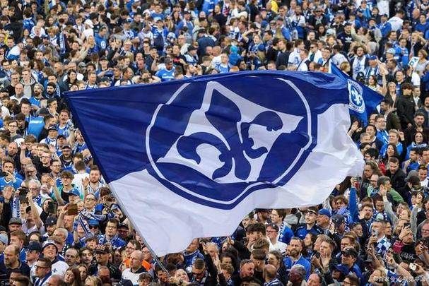 欧冠巅峰对决！纽卡斯尔主场迎战巴萨，英超新贵能否掀翻西甲豪门？